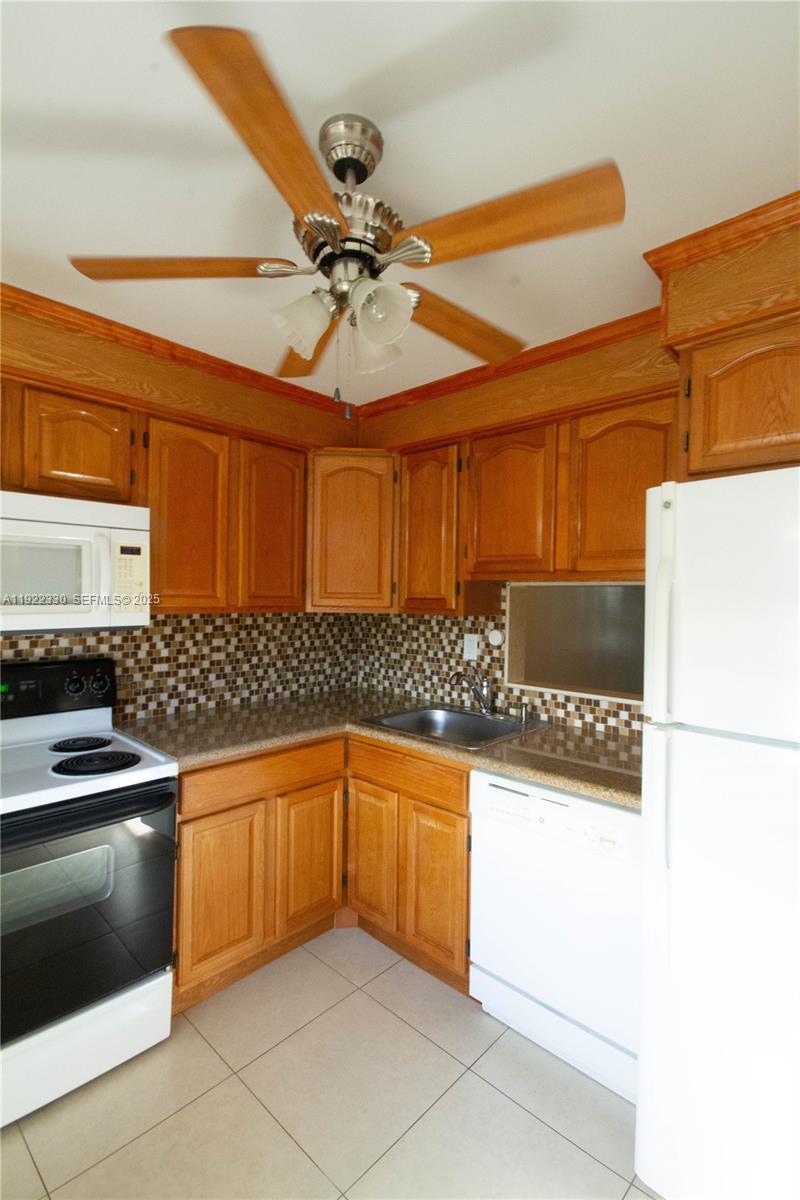 CYPRESS CHASE CONDO NO 5 - Residential