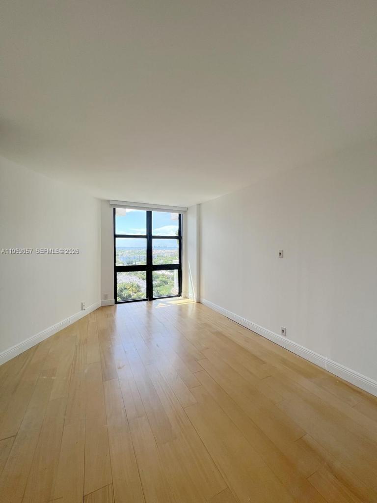 TOWERS OF KEY BISCAYNE CO - Residential Lease