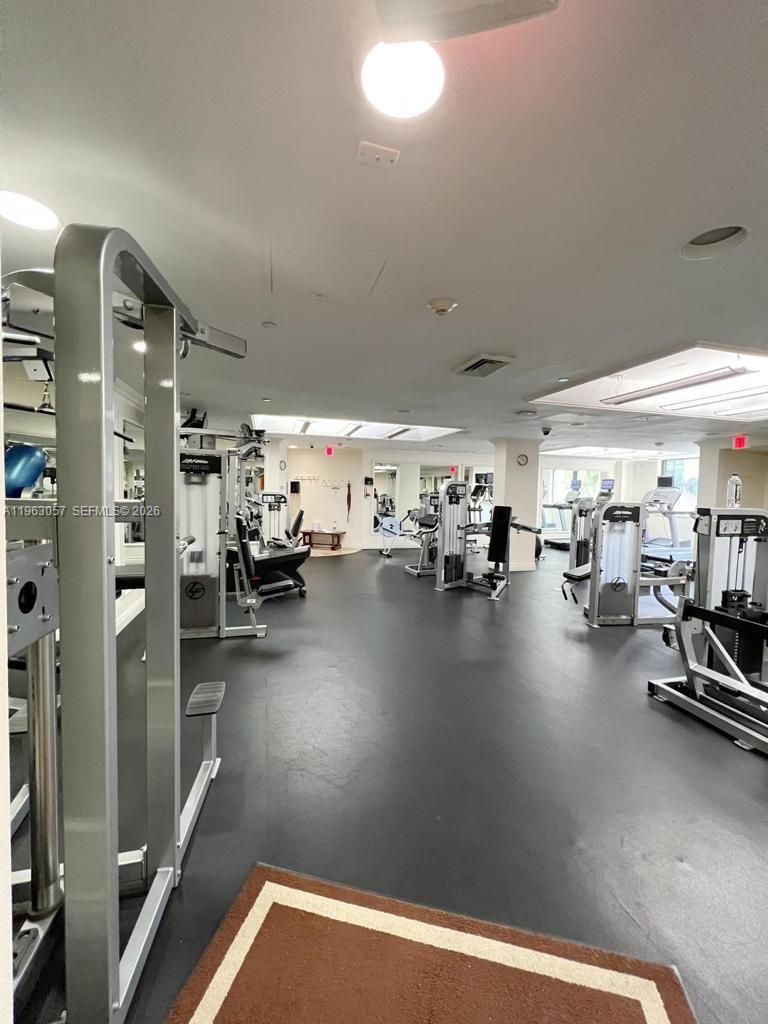 TOWERS OF KEY BISCAYNE CO - Residential Lease