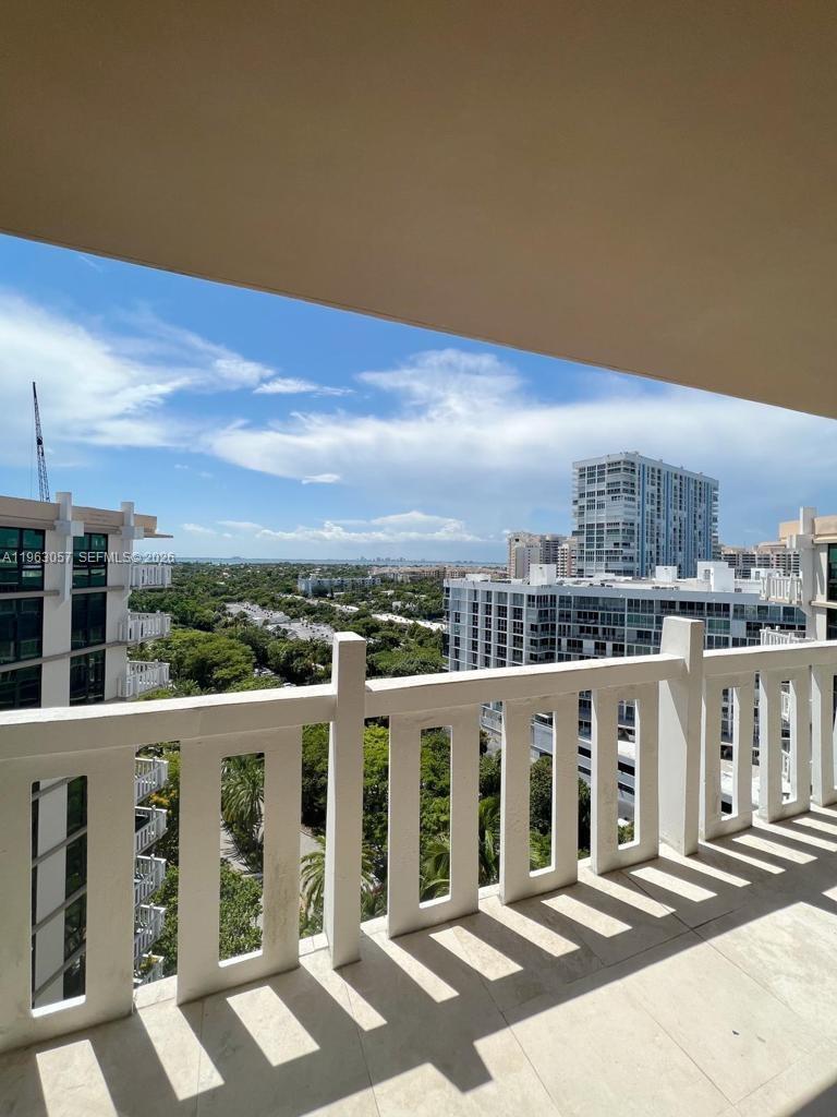 TOWERS OF KEY BISCAYNE CO - Residential Lease