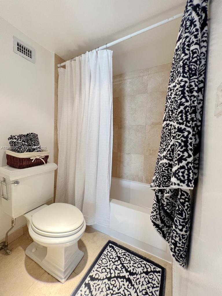 TOWERS OF KEY BISCAYNE CO - Residential Lease
