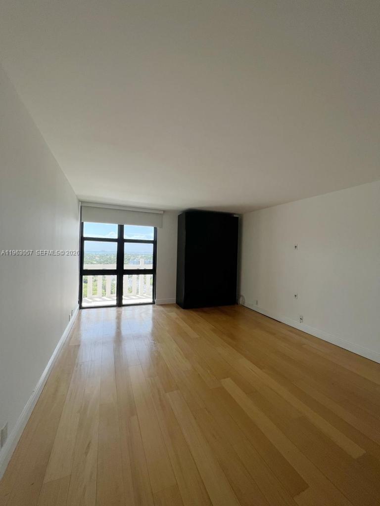 TOWERS OF KEY BISCAYNE CO - Residential Lease