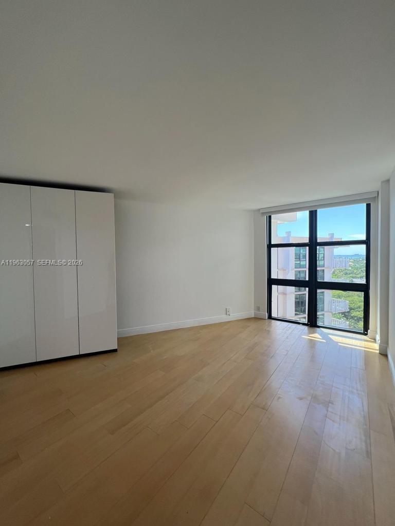 TOWERS OF KEY BISCAYNE CO - Residential Lease