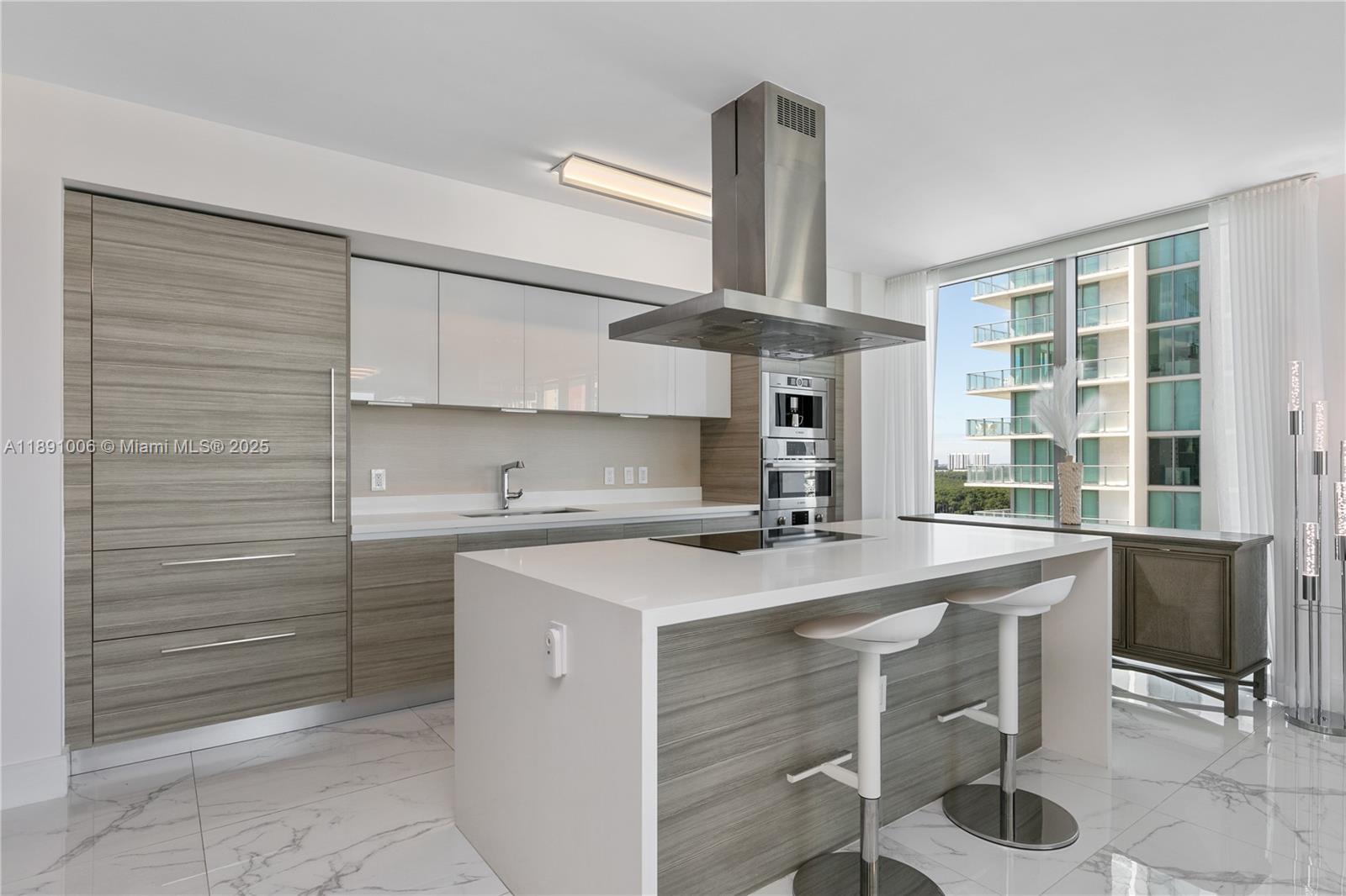 PARQUE TOWERS CONDO - Residential