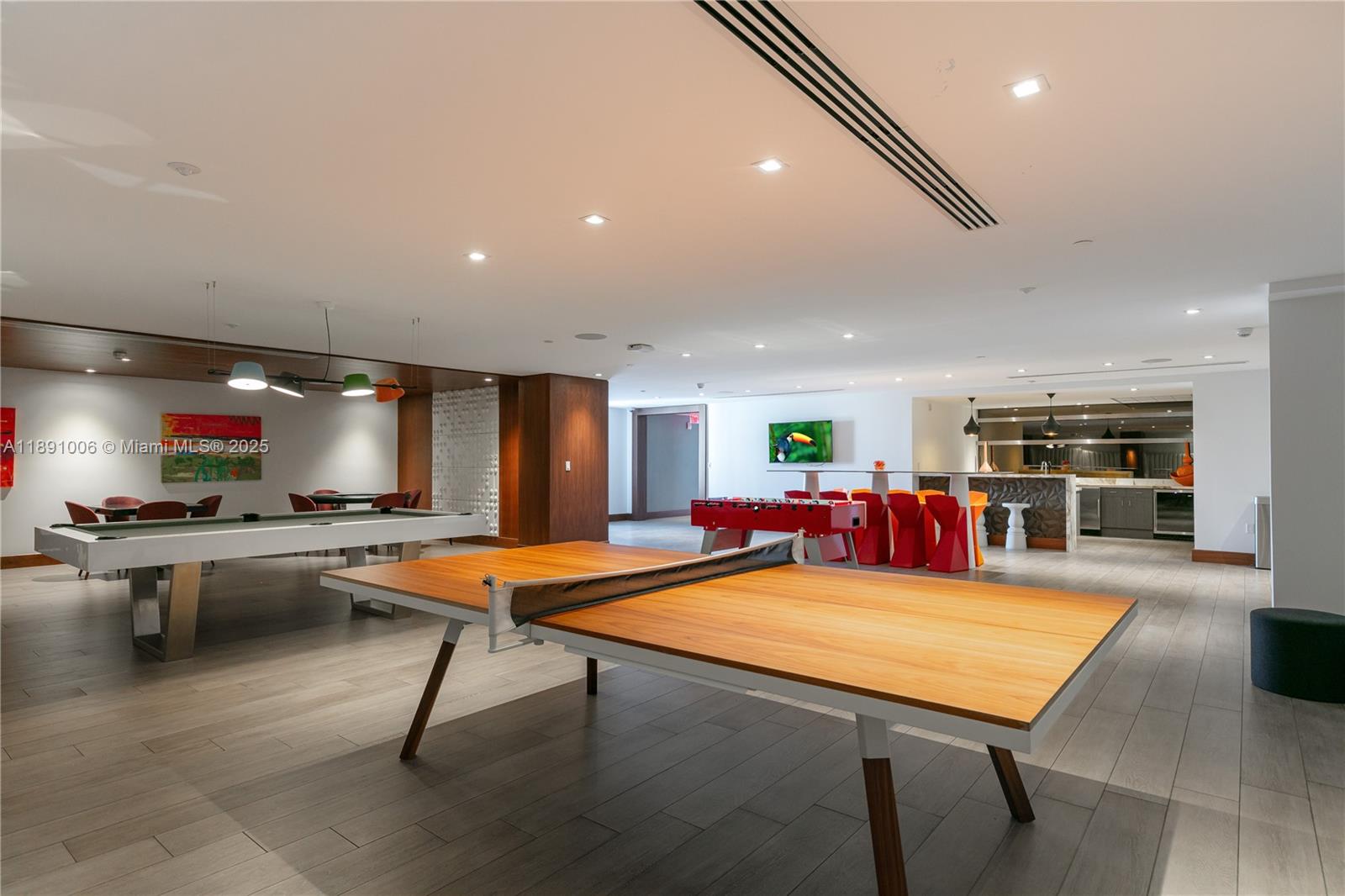 PARQUE TOWERS CONDO - Residential