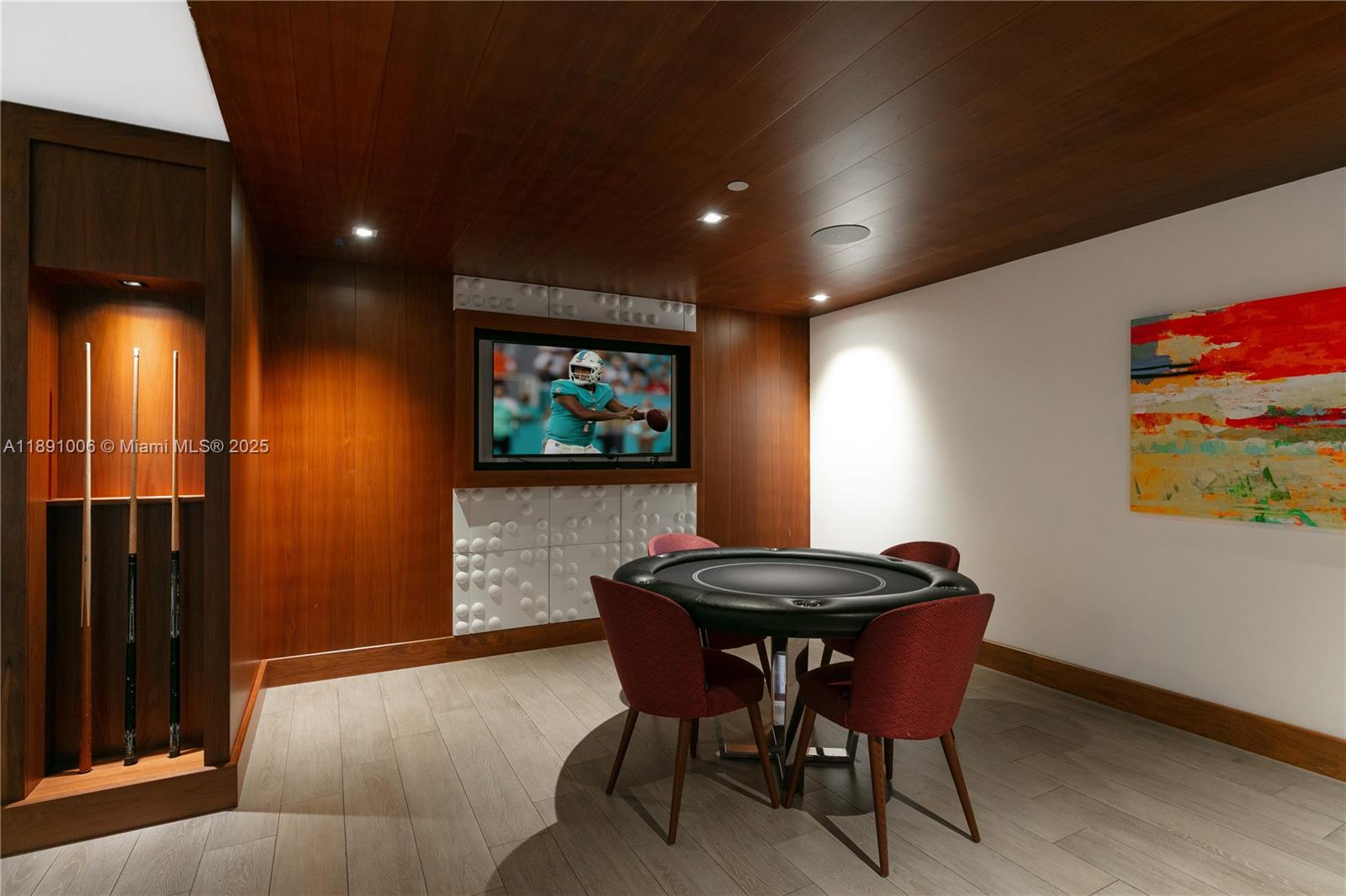 PARQUE TOWERS CONDO - Residential
