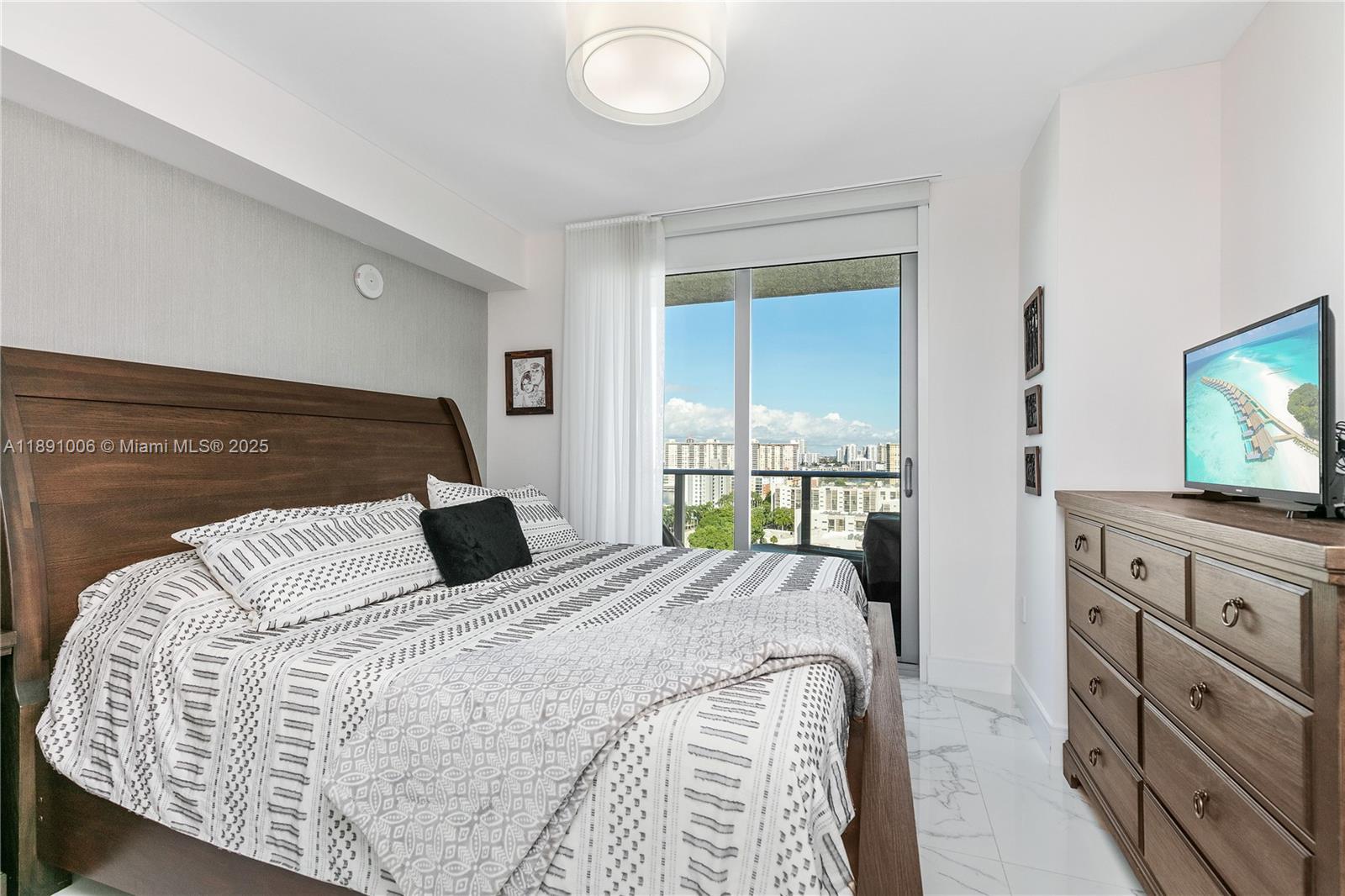 PARQUE TOWERS CONDO - Residential