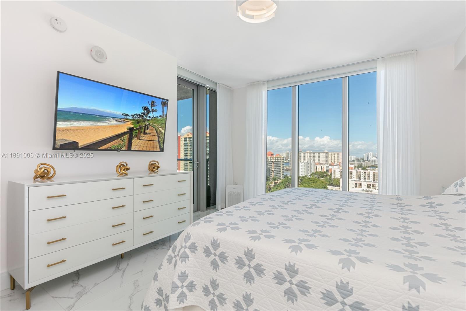 PARQUE TOWERS CONDO - Residential