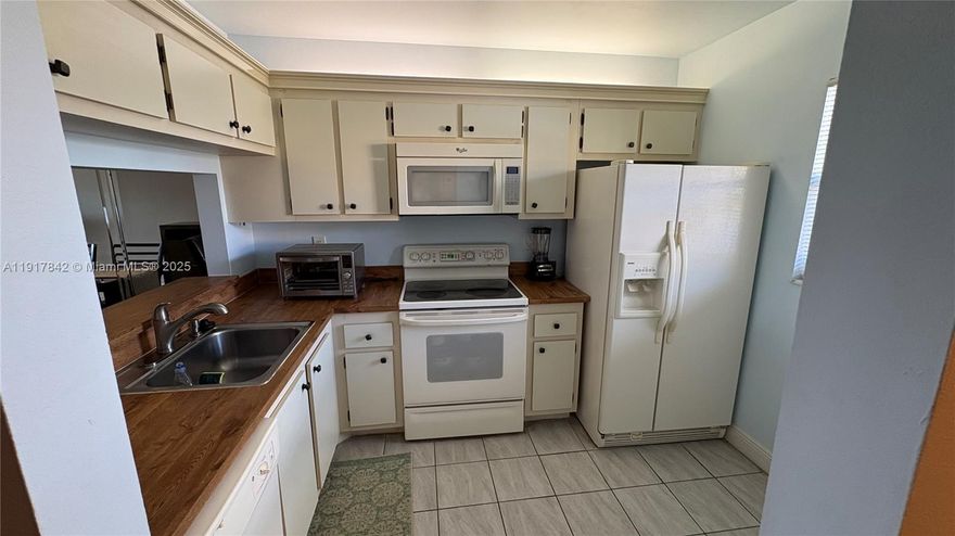 MOTIVATED SELLER — BRING YOUR BEST OFFER!
Fully furnished 2BR/2BA condo in Lucerne Lakes Golf Colony. Enjoy tile floors throughout, a well-sized kitchen with plenty of storage, and a cozy screened lanai. The primary suite features a walk-in closet and private bathroom. Recent upgrades include a 2025 roof and 2020 A/C. HOA covers cable, water, and sewer. Community offers a pool and tennis courts. Perfect for full-time living or a seasonal getaway!