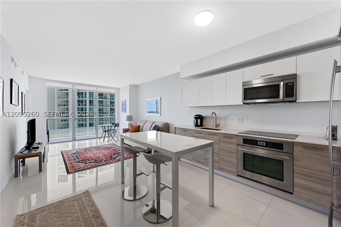 1300 Brickell Bay Dr 1905
