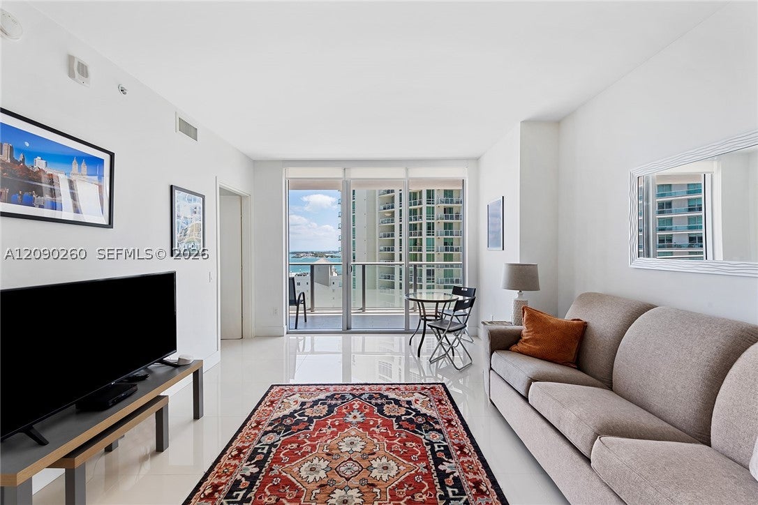 1300 Brickell Bay Dr 1905