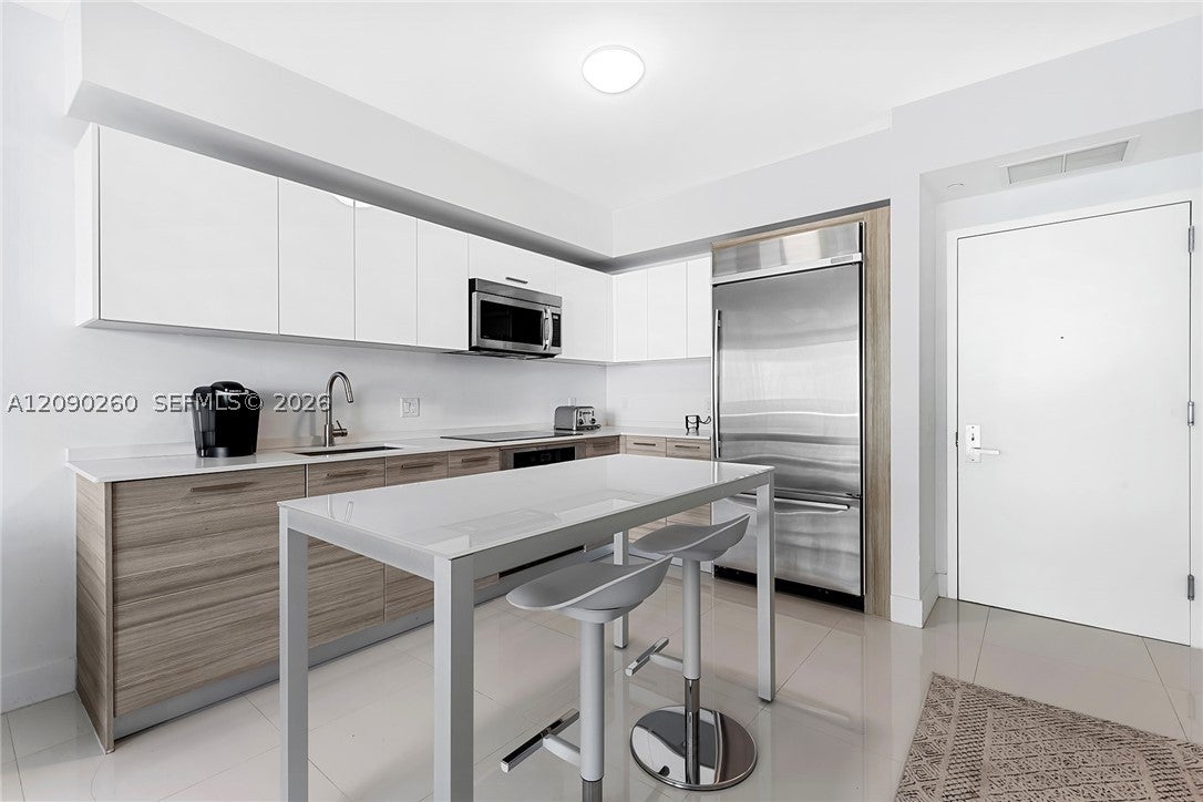 1300 Brickell Bay Dr 1905
