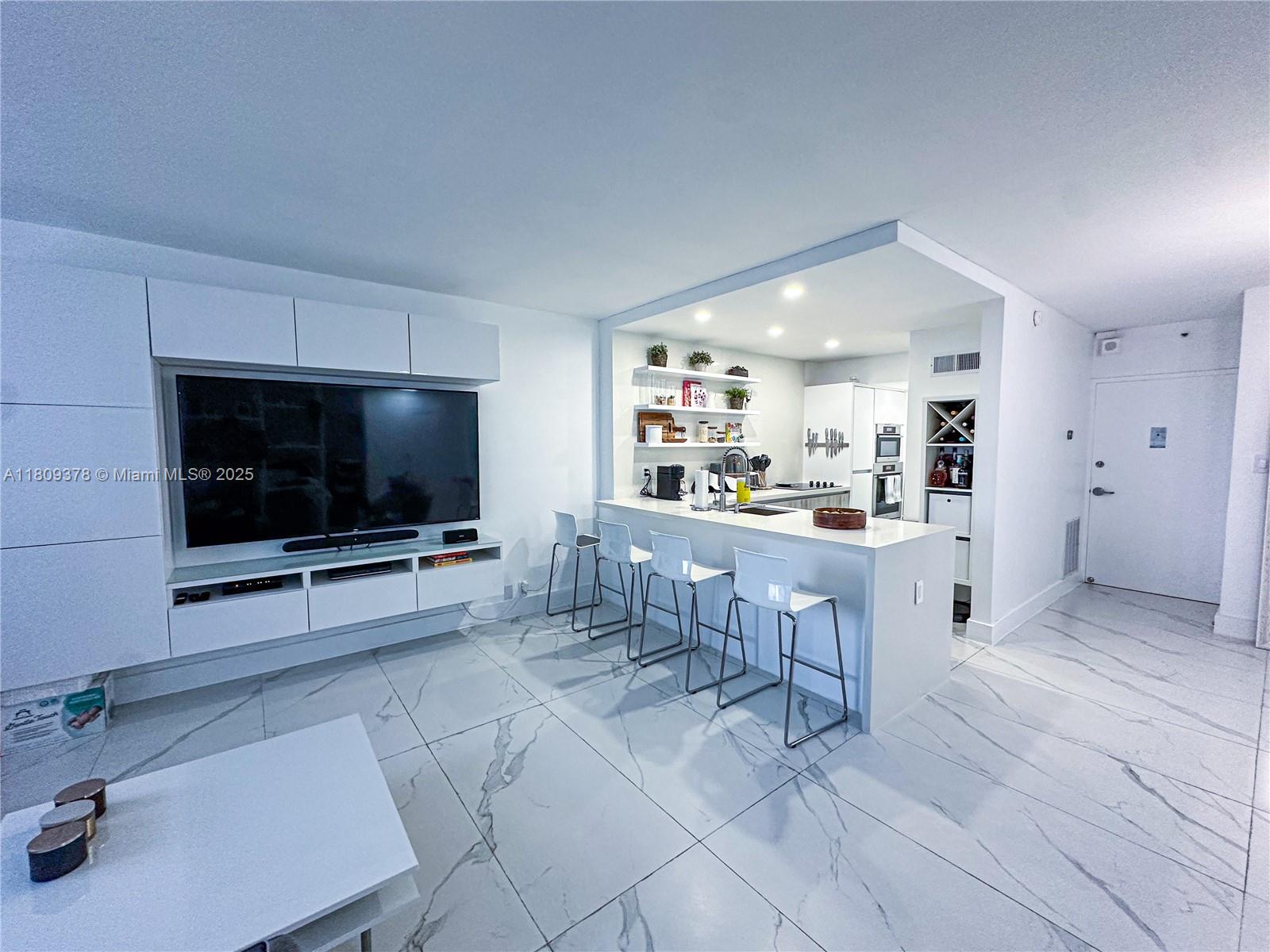 Rental Property at 1000 West Ave 404, Miami Beach, Miami-Dade County, Florida - Bathrooms: 1  - $2,850 MO.