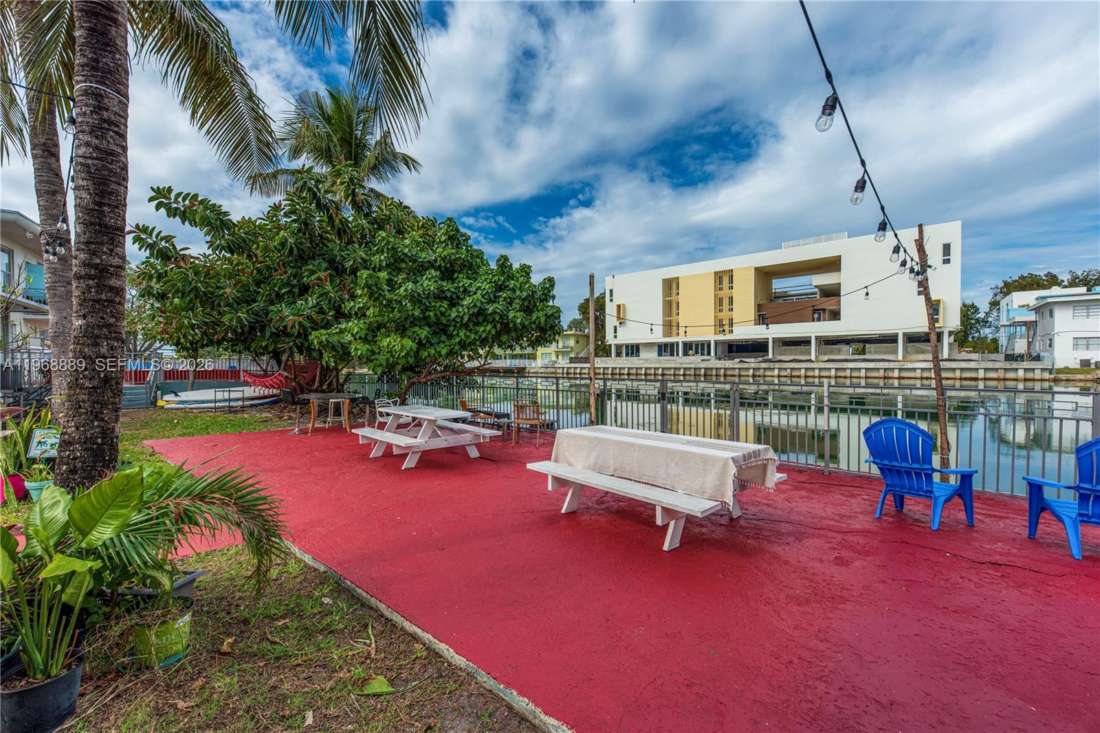 MARSEILLES DECO CONDO - Residential Lease