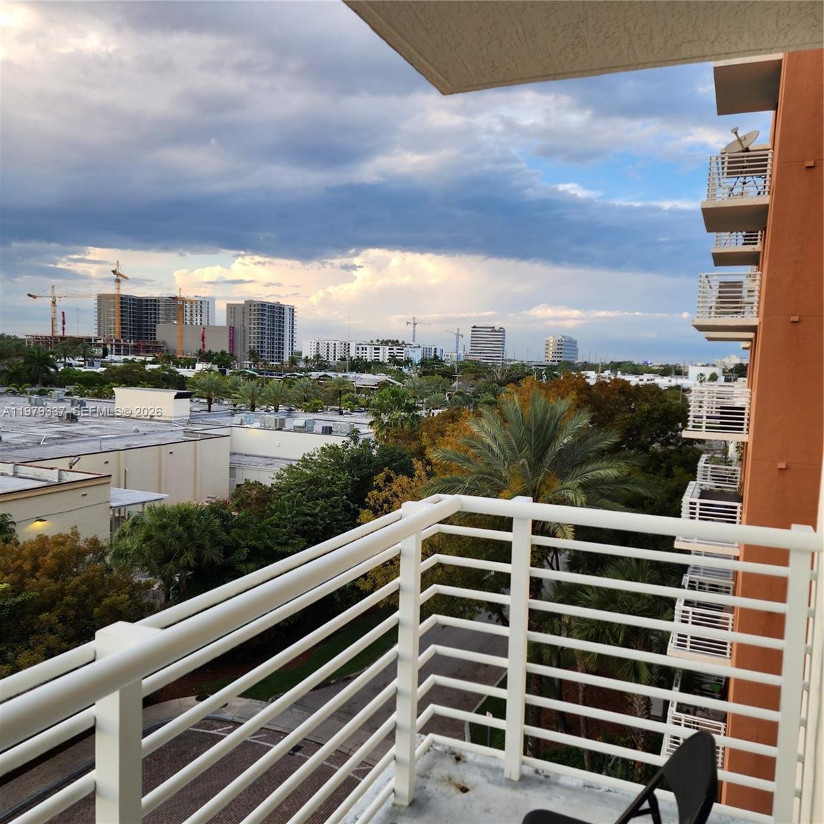 VENTURE AT AVENTURA WEST - Residential