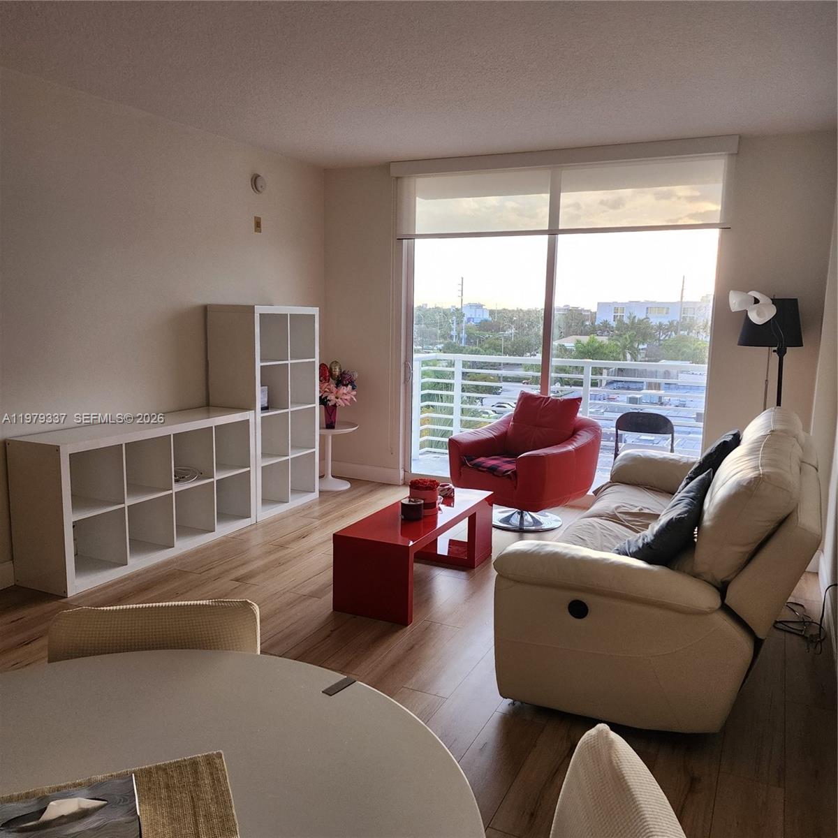 VENTURE AT AVENTURA WEST - Residential