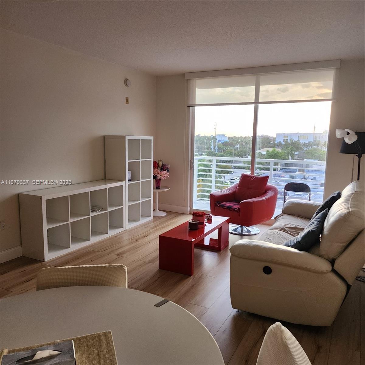 VENTURE AT AVENTURA WEST - Residential