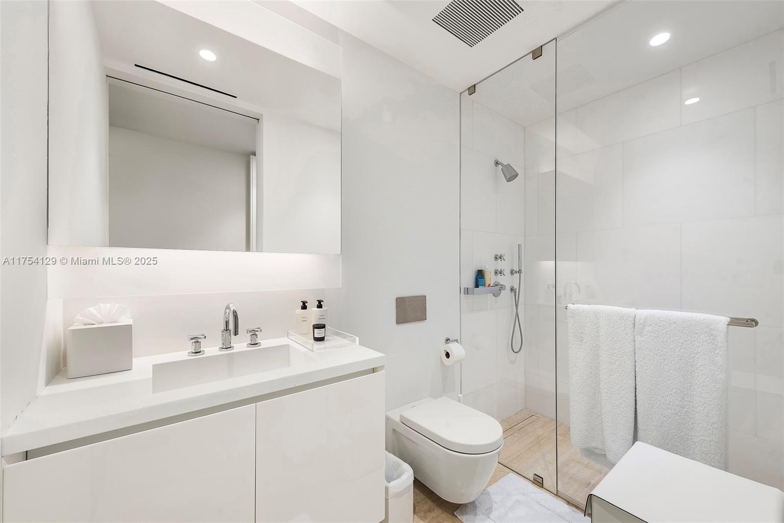 SURF CLUB CONDO - Residential