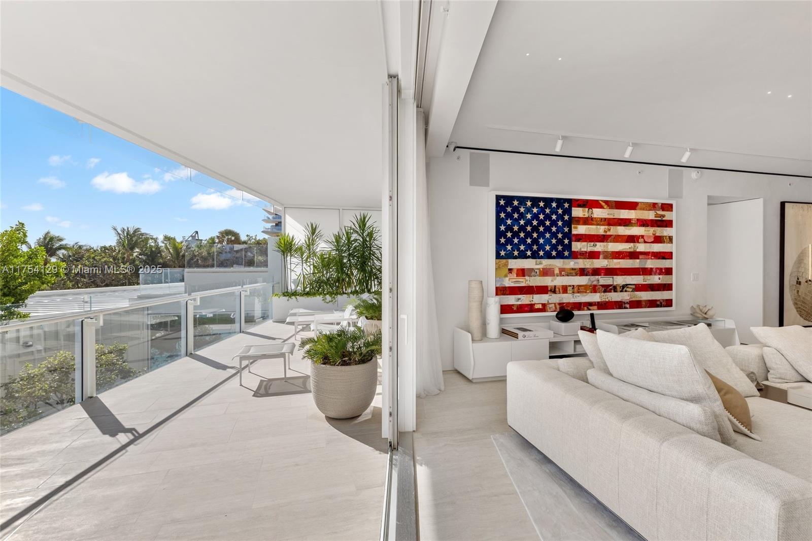 SURF CLUB CONDO - Residential