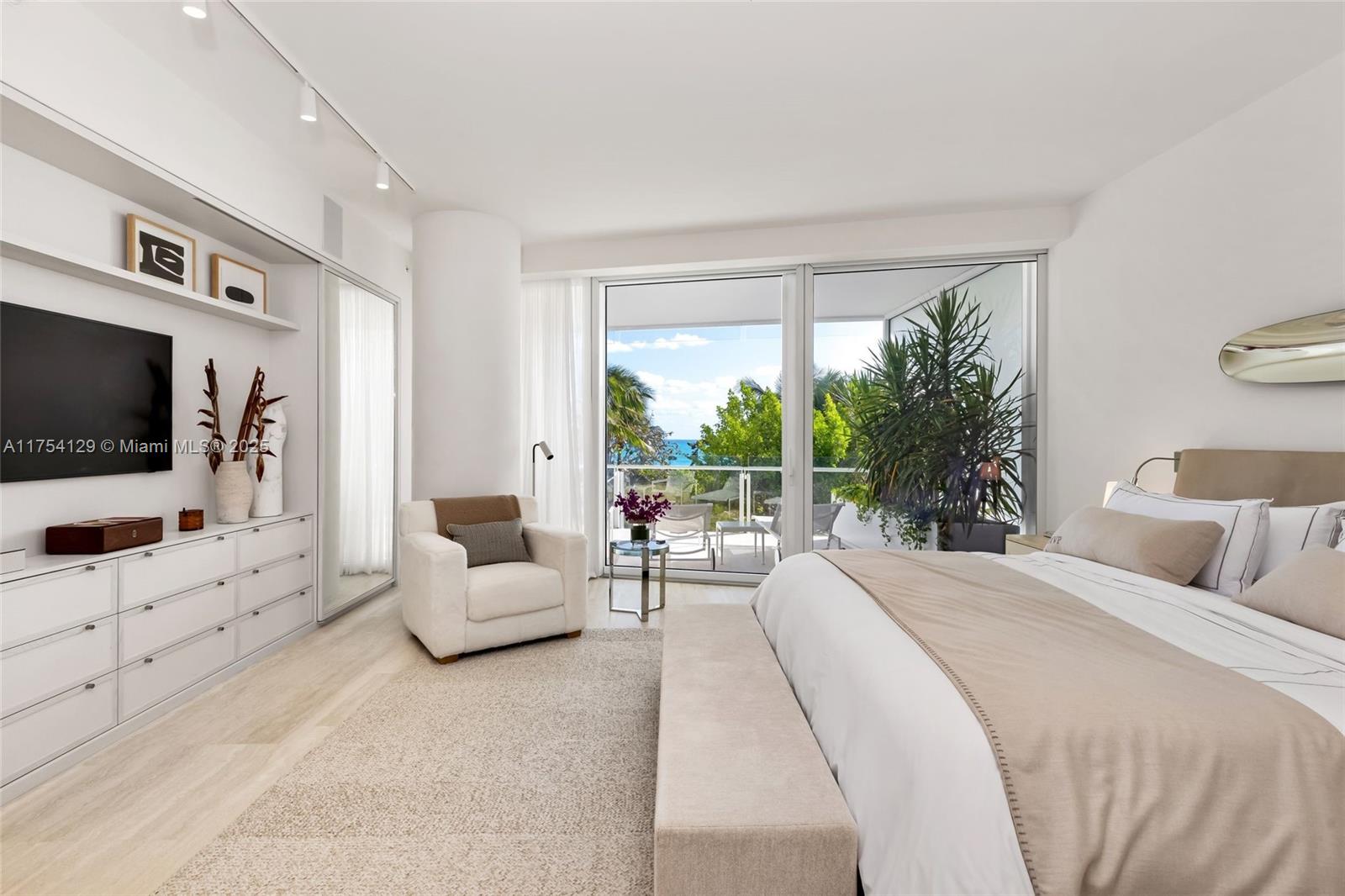 SURF CLUB CONDO - Residential