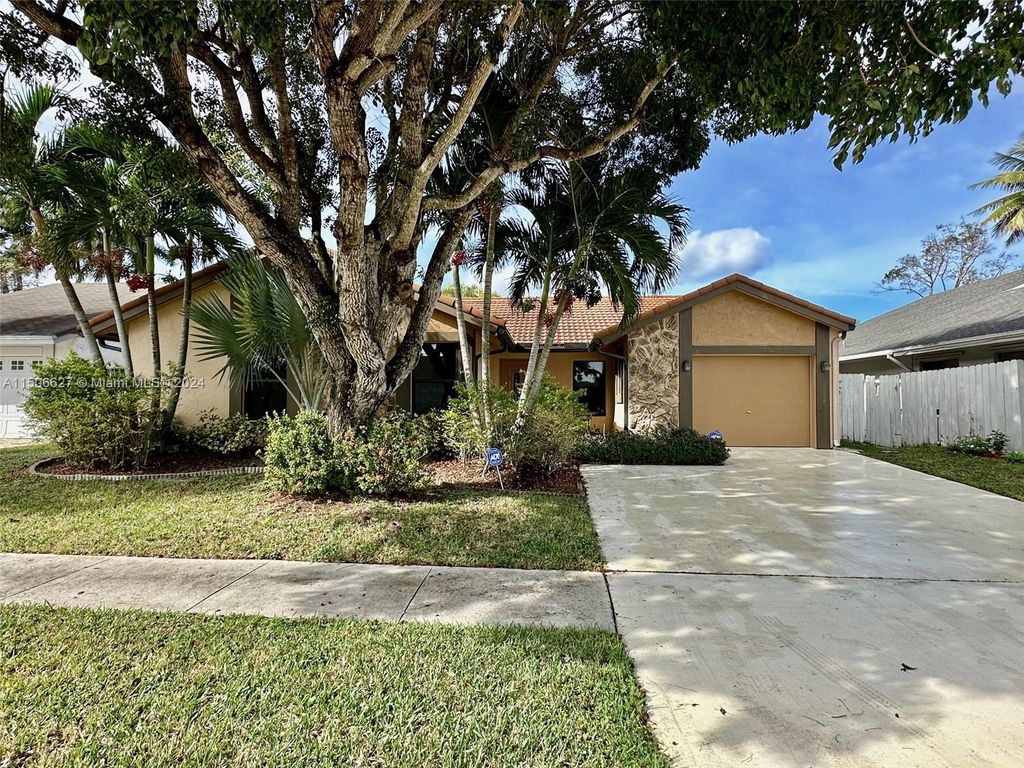 Photo of 21374 Summertrace Cir #0, Boca Raton, FL 33428 (MLS # A11506627)