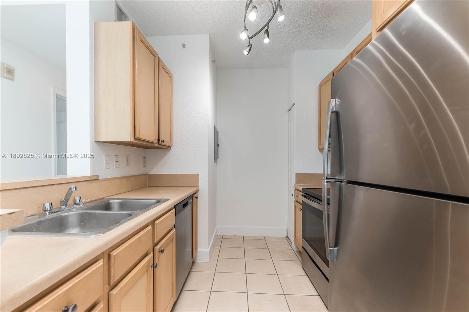 VALENCIA CONDO - Residential Lease