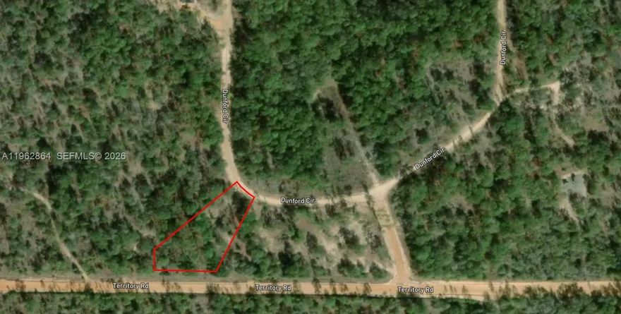 Dunford Cir, Chipley, FL – 0.91 Acres, nearly a full acre, buildable lot. Dry, level land – ready for construction. Located in the quiet Paradise Lakes community. Private resident access to the lake. Community boat ramp for easy launching. Great for fishing, kayaking, and small boating. Peaceful natural setting with mature trees. Paved road frontage with easy access. Low HOA fee only $100 per year. Zoned for site-built or vacation home. Perfect weekend getaway or investment property. Minutes from Chipley and local amenities. Priced to sell. ALL INFORMATION FROM THE SELLER AND MUST BE VERIFIED BY THE BUYER!