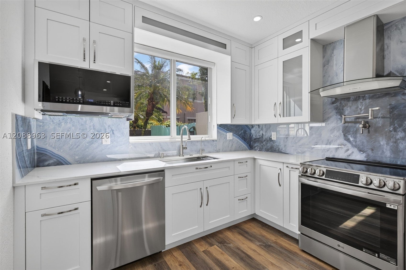 214 Riverwalk Cir