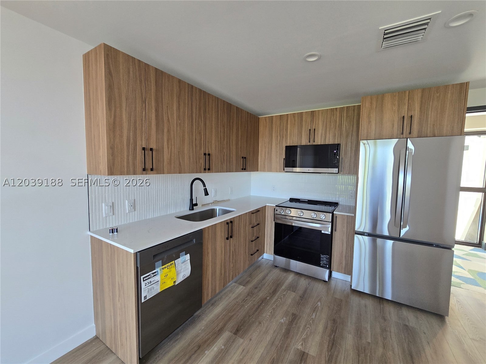 2233 Fillmore St 201