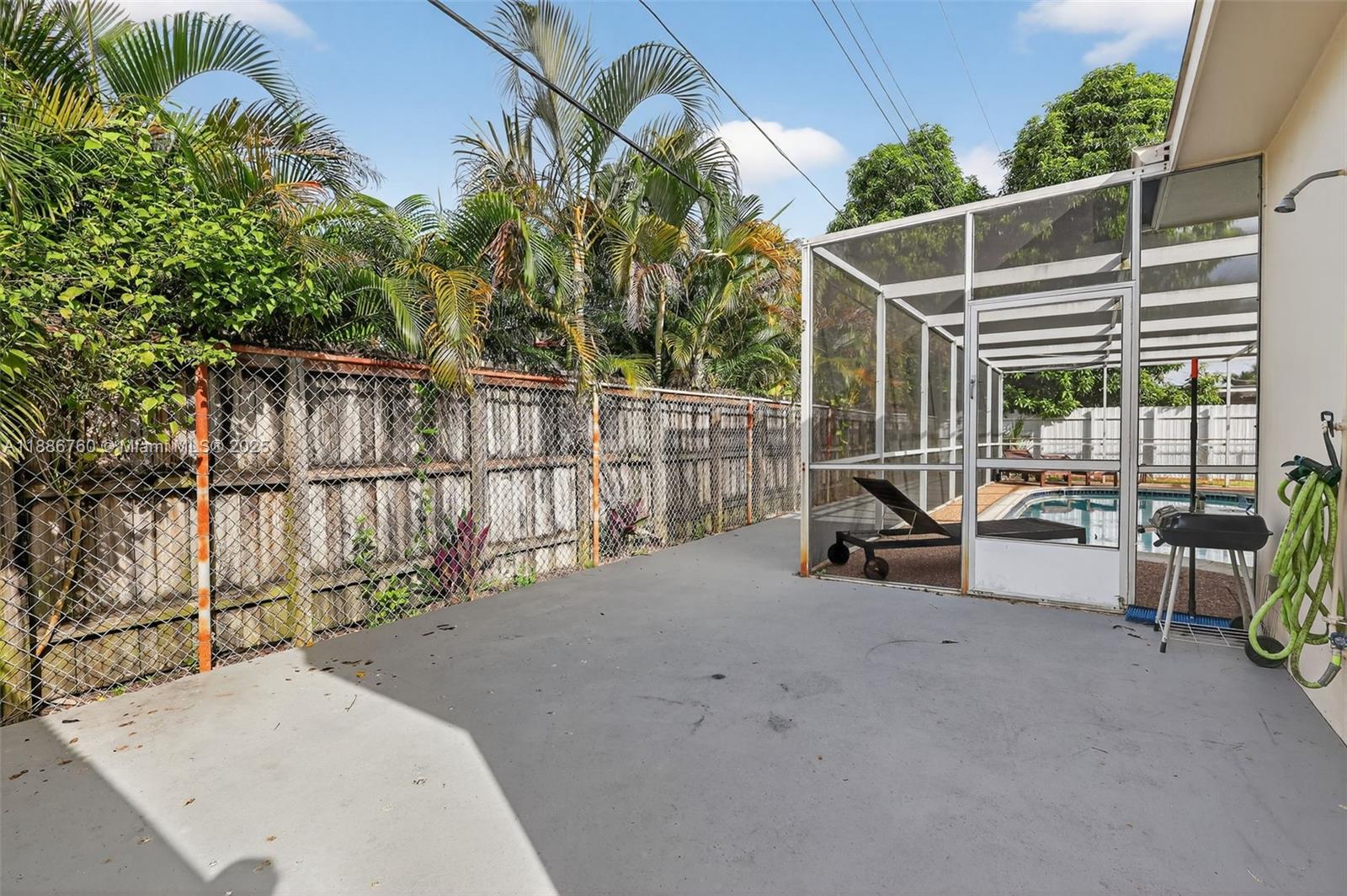 LETO HILLS - Residential Lease