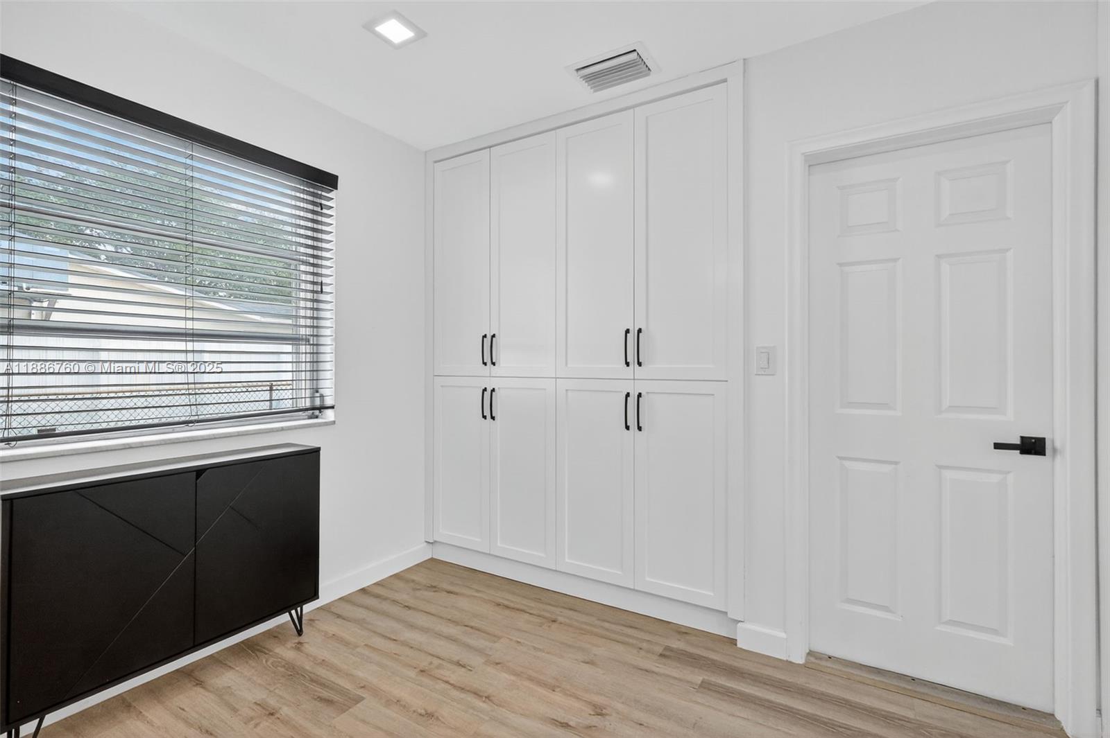 LETO HILLS - Residential Lease