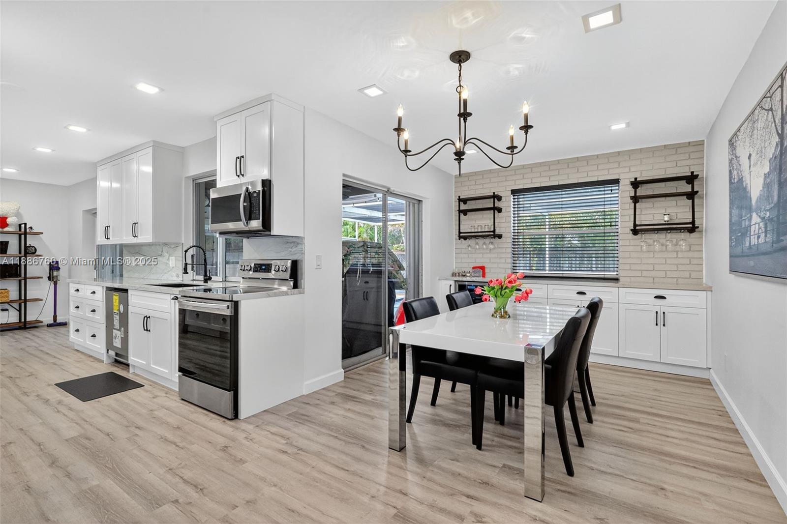 LETO HILLS - Residential Lease