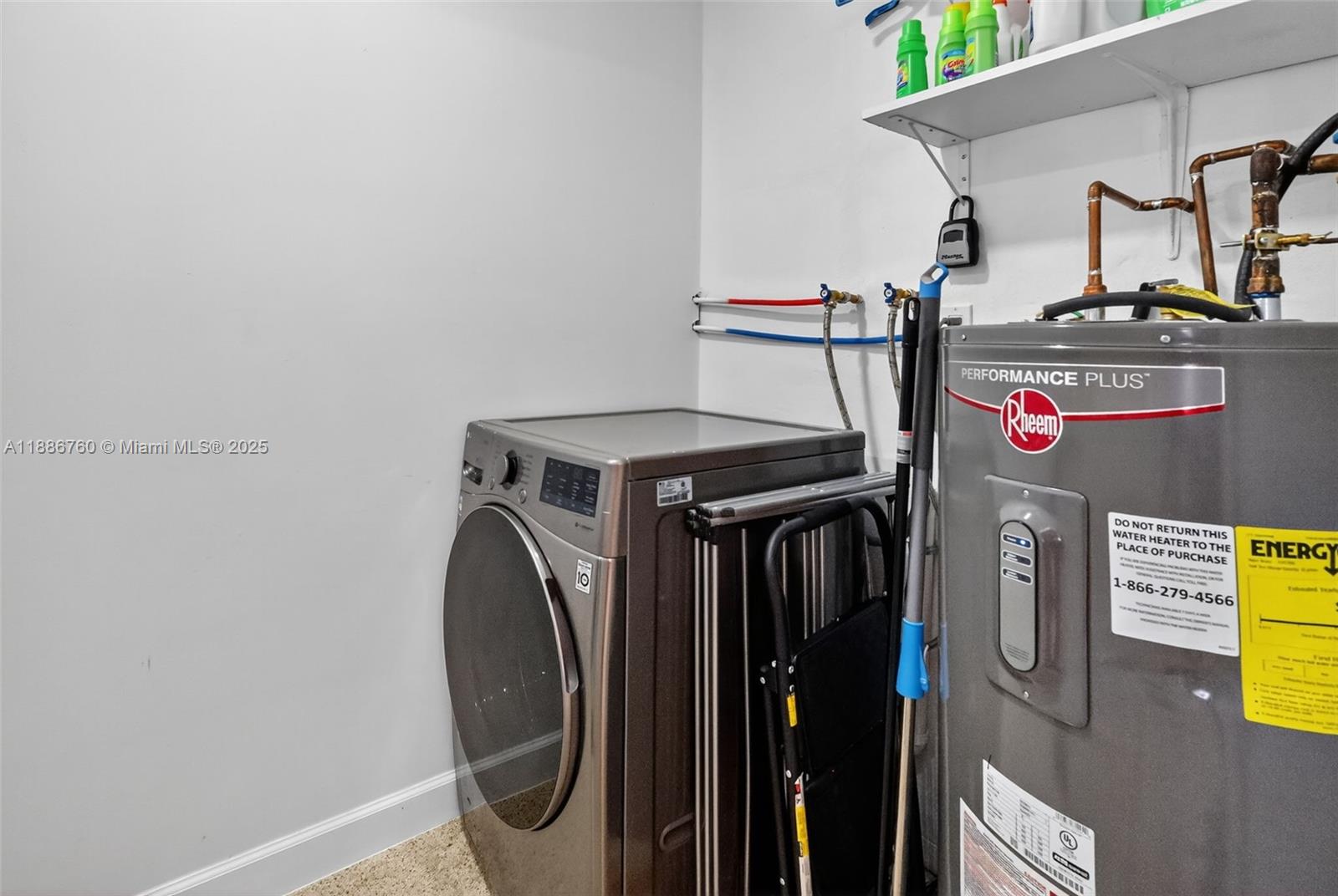 LETO HILLS - Residential Lease