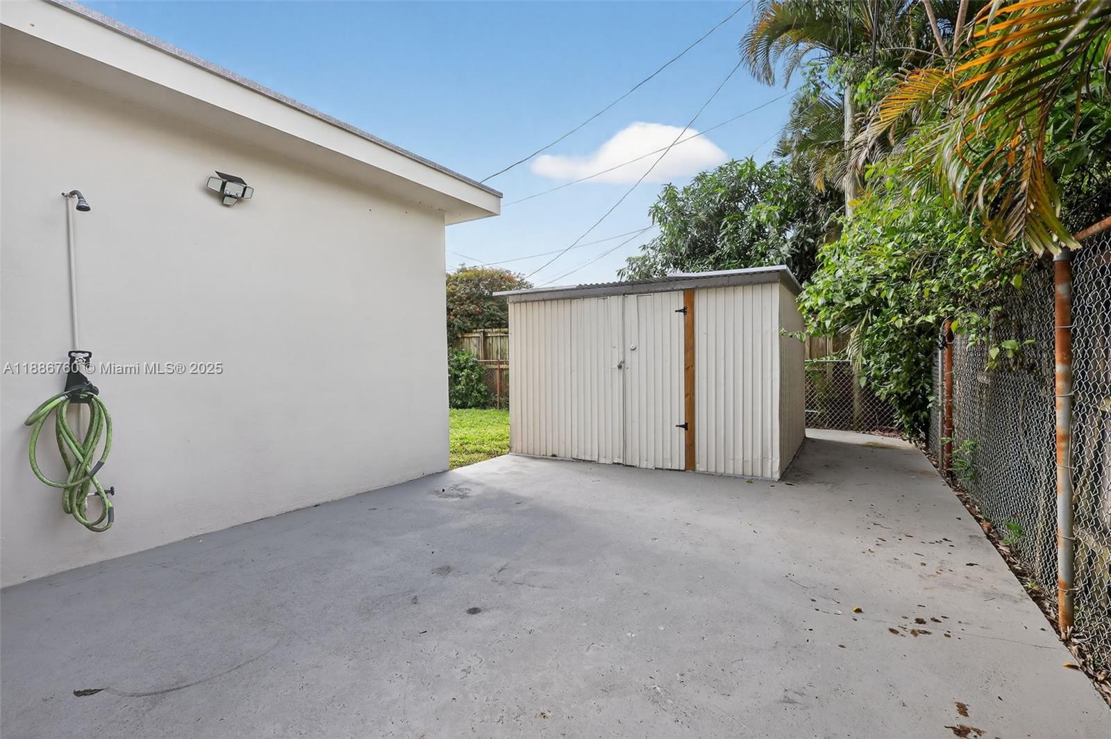 LETO HILLS - Residential Lease