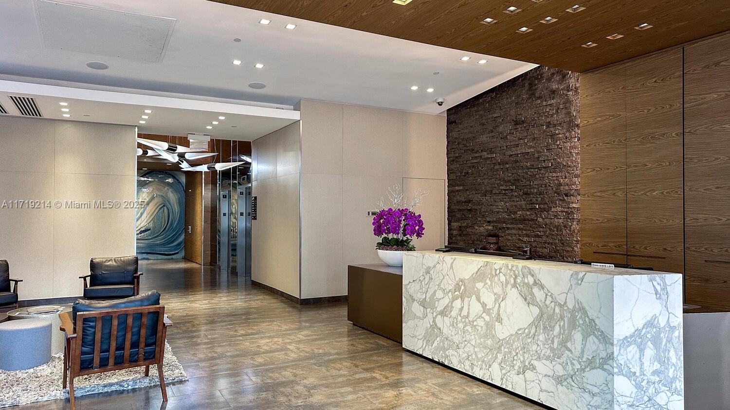 MIDBLOCK MIAMI CONDO - Residential