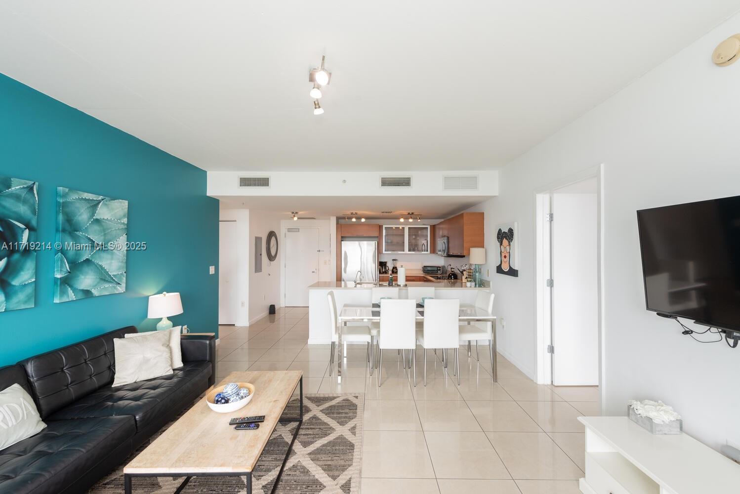 MIDBLOCK MIAMI CONDO - Residential