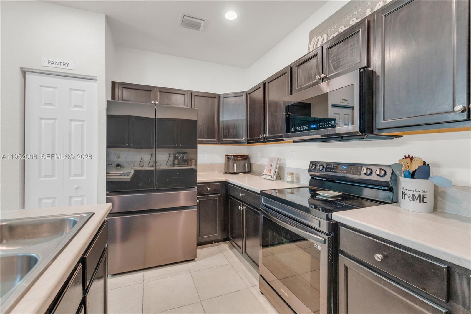 COCO PALM ESTATES - Residential