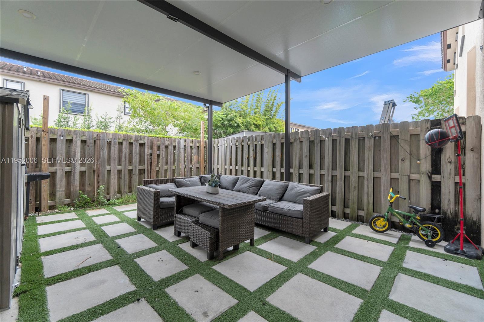 COCO PALM ESTATES - Residential