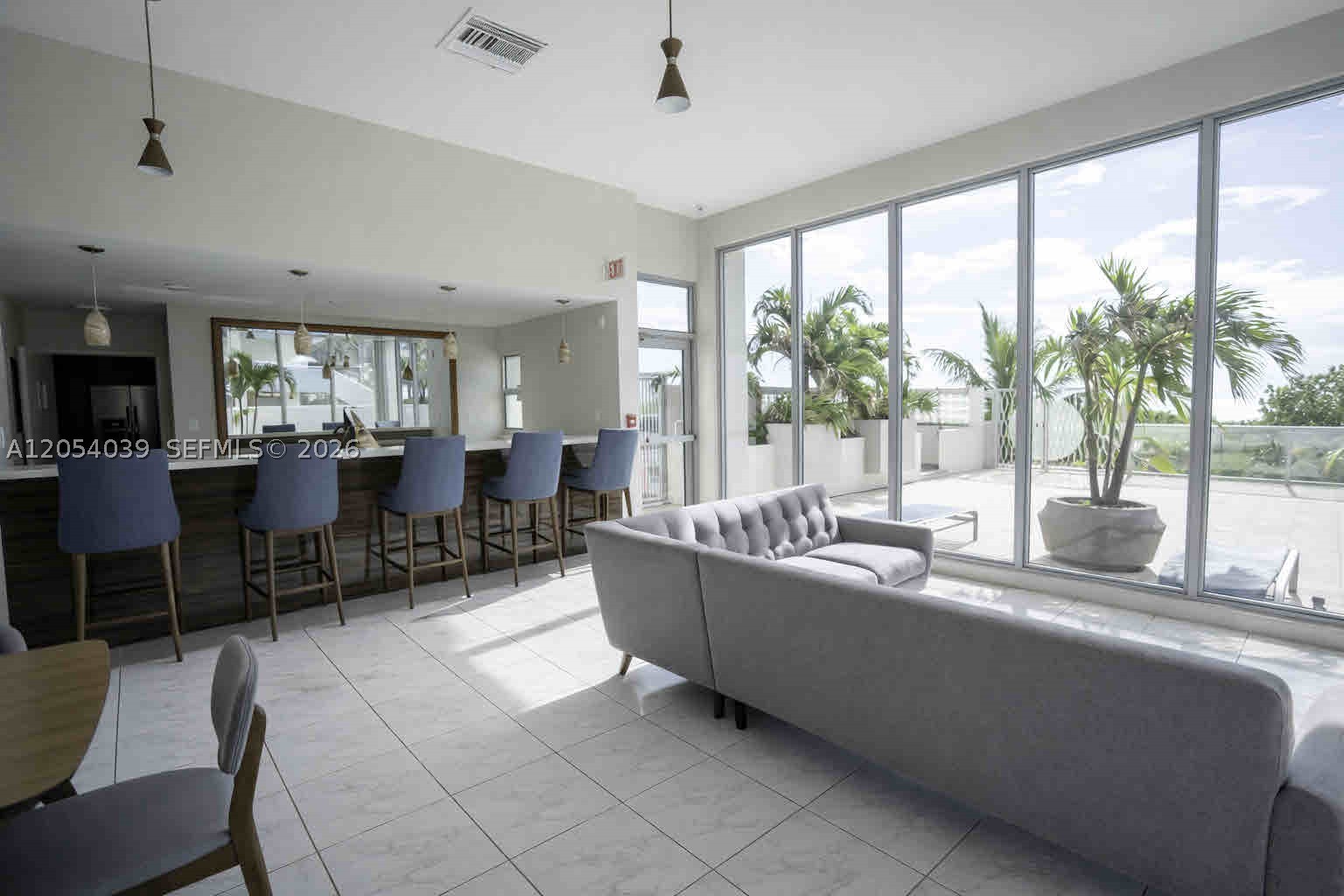 9225 Collins Ave 505