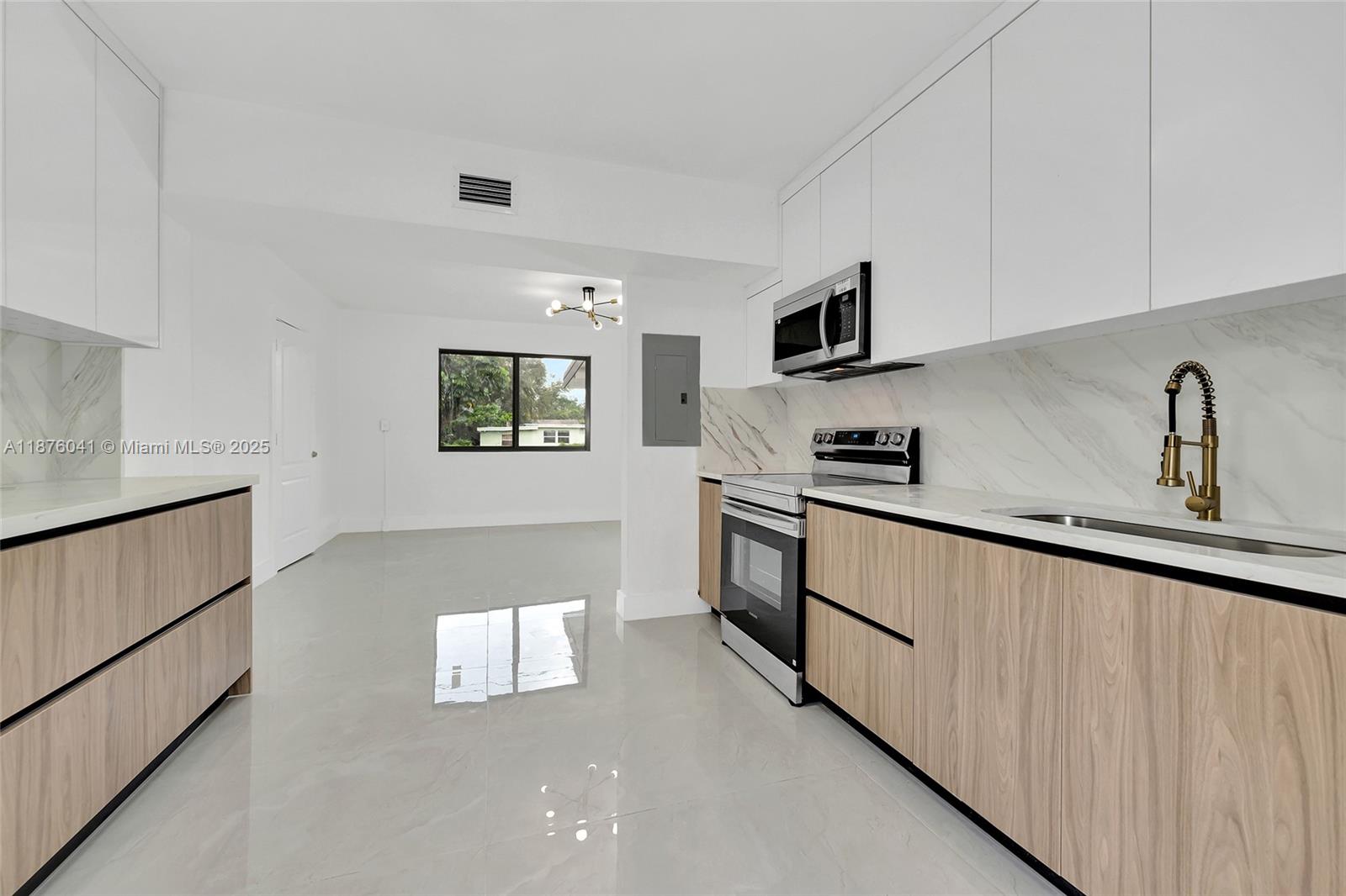 WEST LITTLE RIVER - Residential