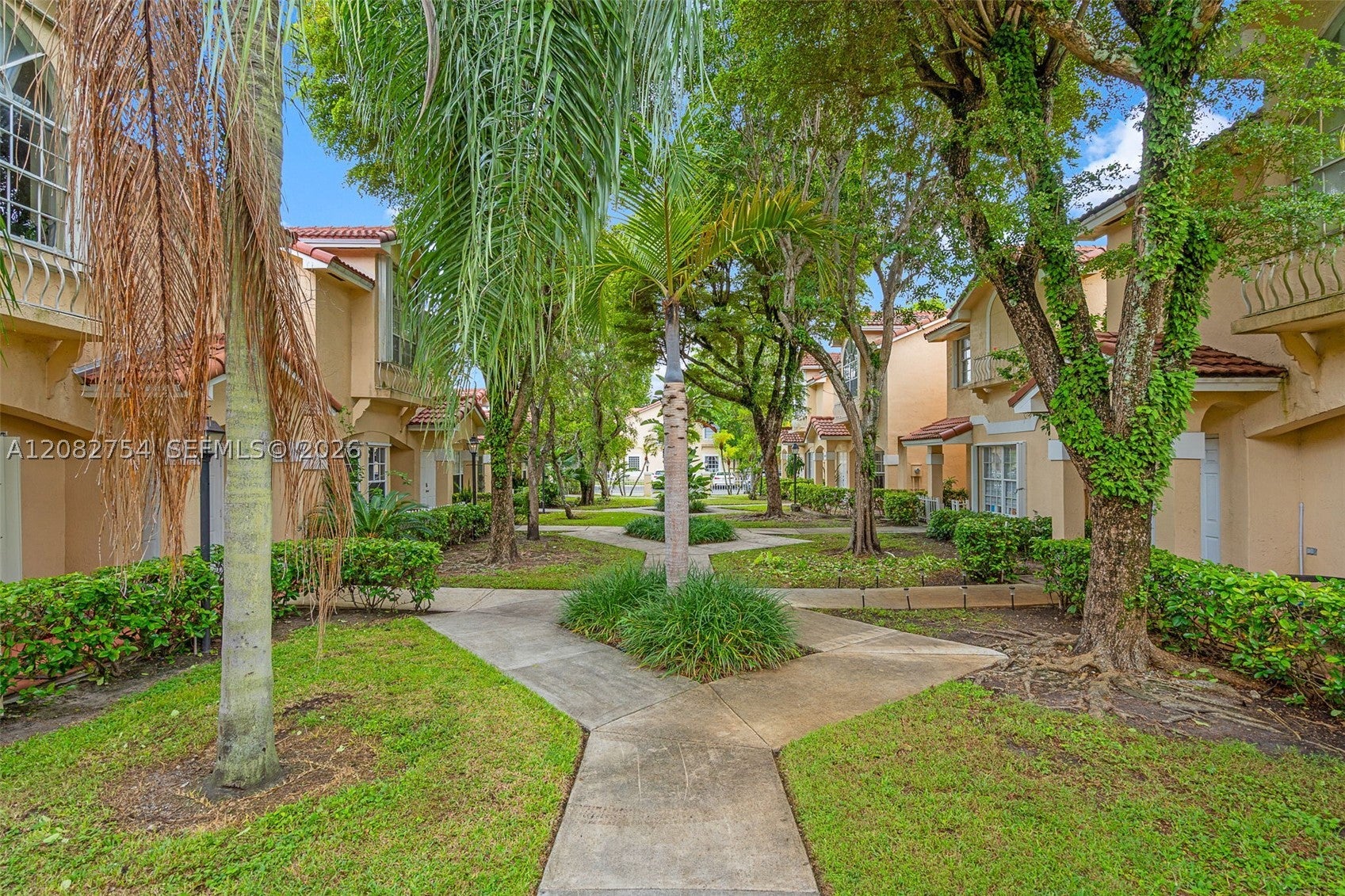 15261 SW 111th St, Miami FL 33196
