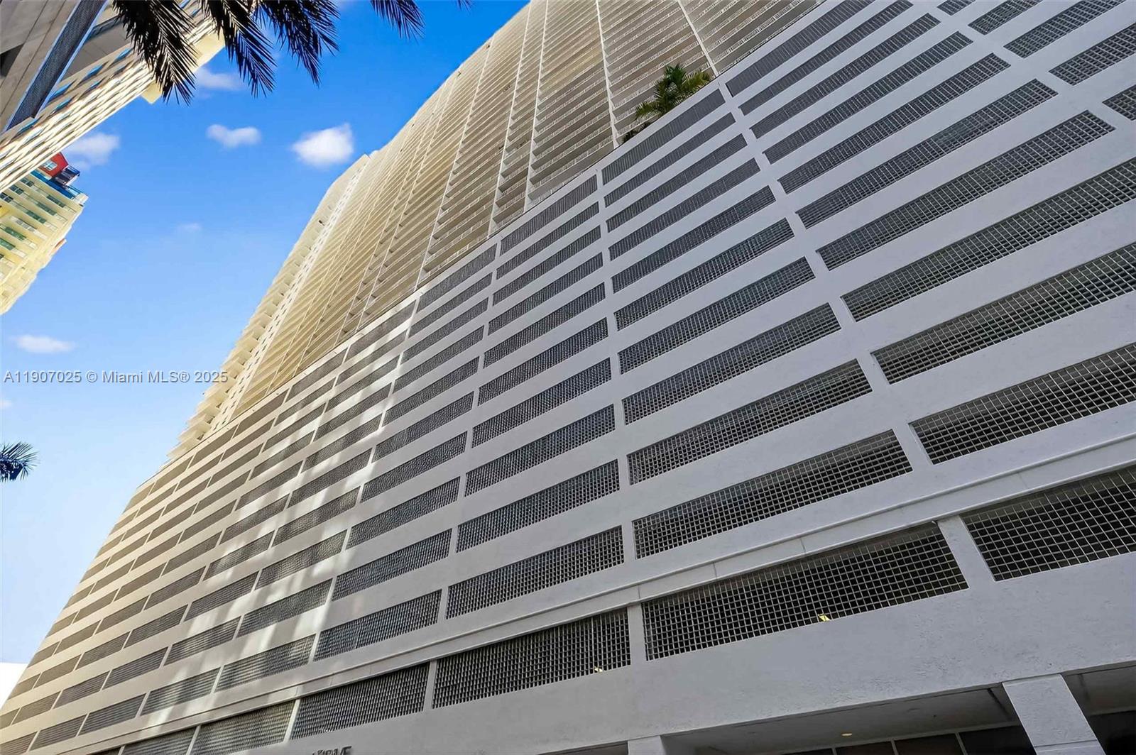 THE CLUB AT BRICKELL BAY - Residential