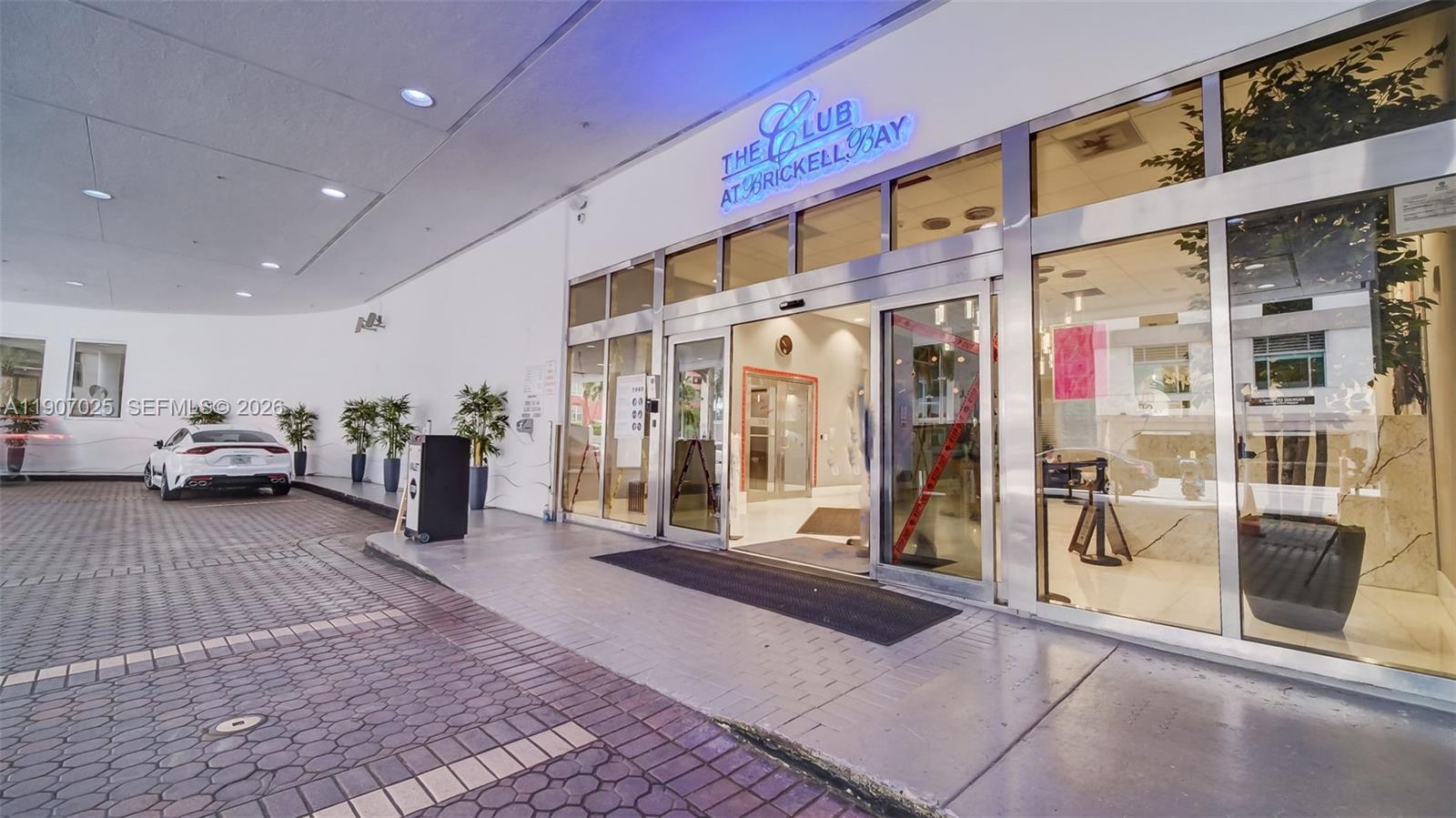 THE CLUB AT BRICKELL BAY - Residential