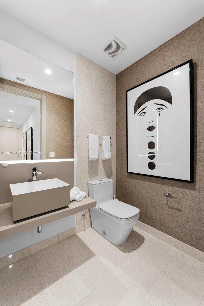 BRICKELL FLATIRON CONDO - Residential Lease