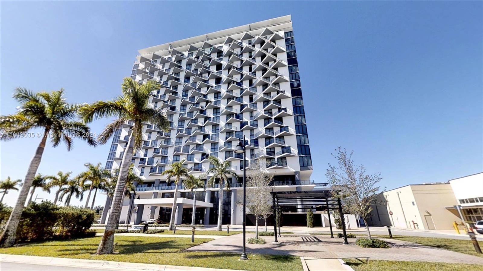 5252 Nw 85th Ave 1207, Doral, Miami-Dade County, Florida - 1 Bedrooms  
1 Bathrooms - 