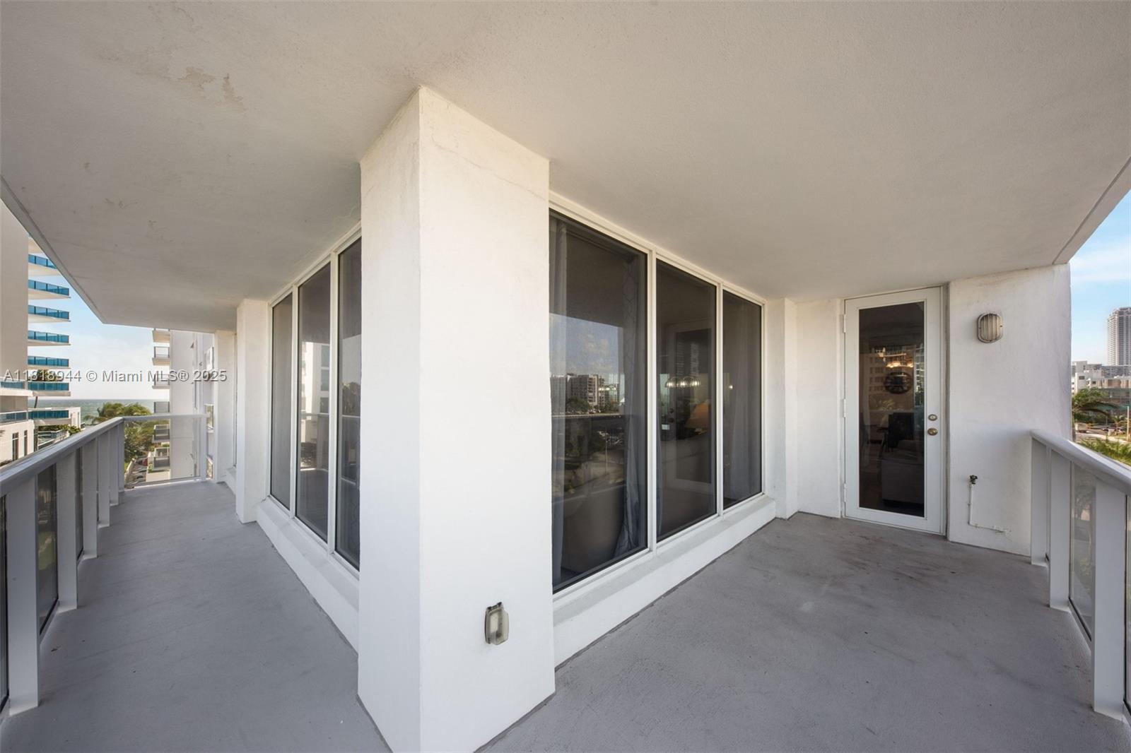 AQUARIUS CONDO - Residential