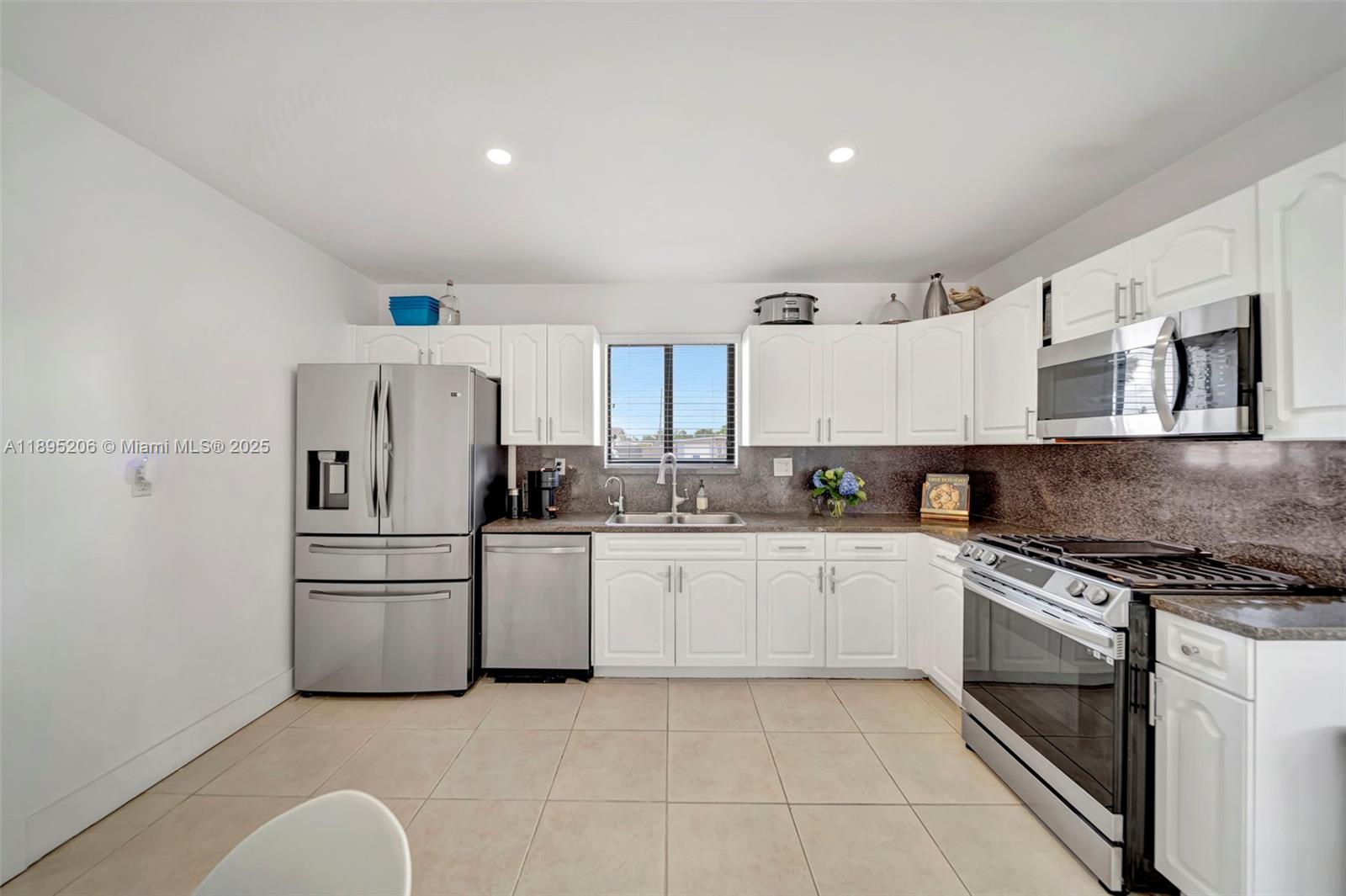 PALM SPRINGS NORTH SEC E - Residential