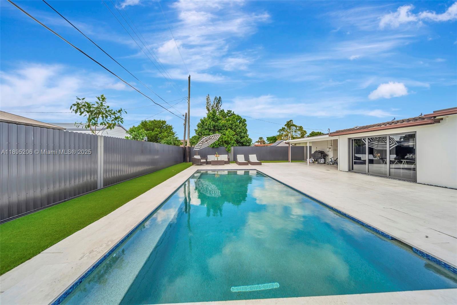 PALM SPRINGS NORTH SEC E - Residential