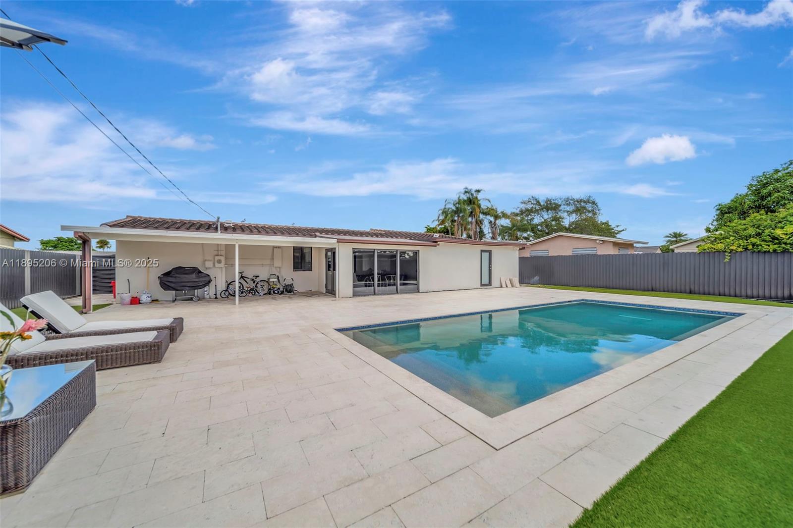 PALM SPRINGS NORTH SEC E - Residential