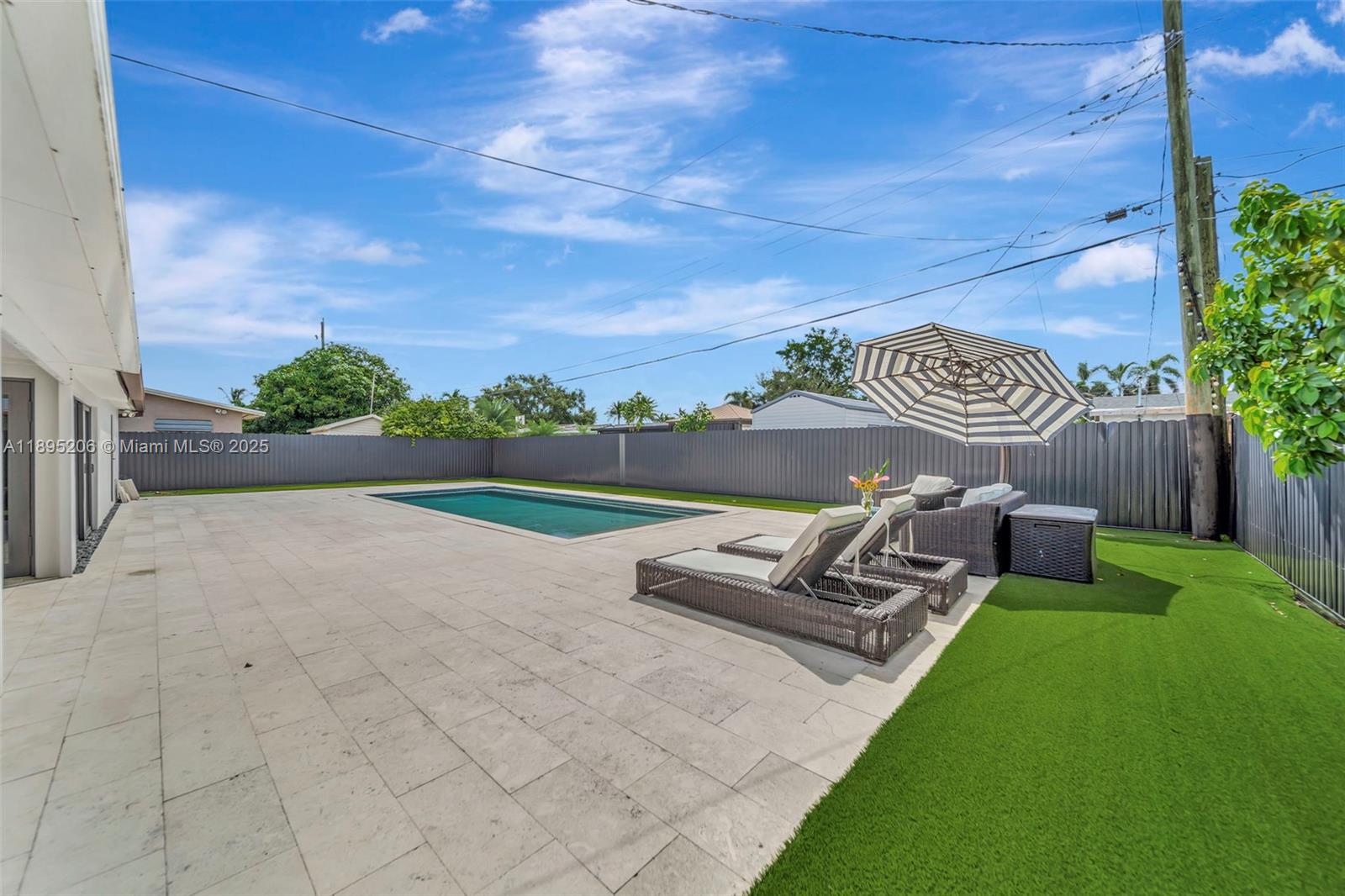 PALM SPRINGS NORTH SEC E - Residential